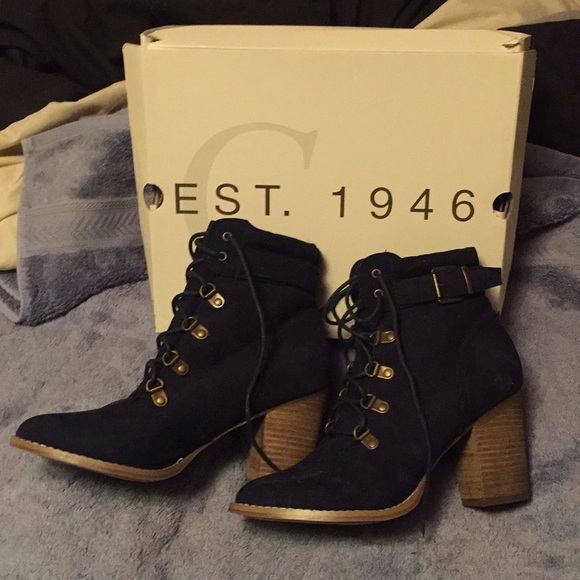 EST 1946 - Blue Suede Ankle Boots! - Picture 2 of 5